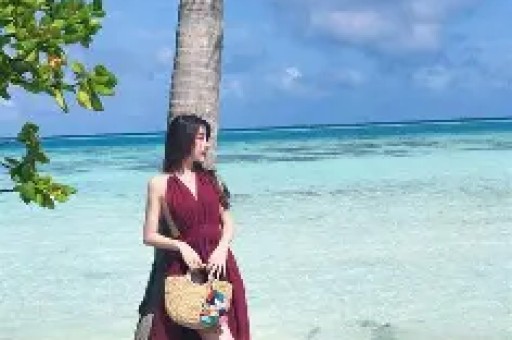 刚官宣23岁网红女友仅3天林俊杰就因亲吻幼童被骂上热搜？完整视频曝光后全网集体道歉！