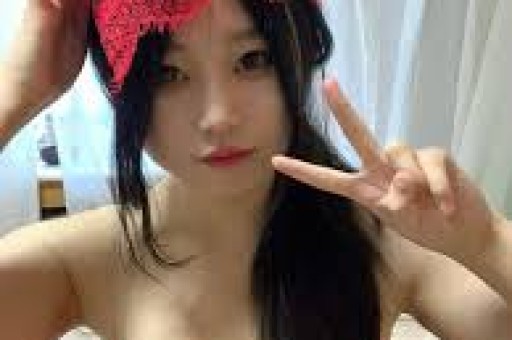 狗仔曝光娱圈恋情大瓜关晓彤再次被无辜牵连与王安宇恋爱传闻早有真相